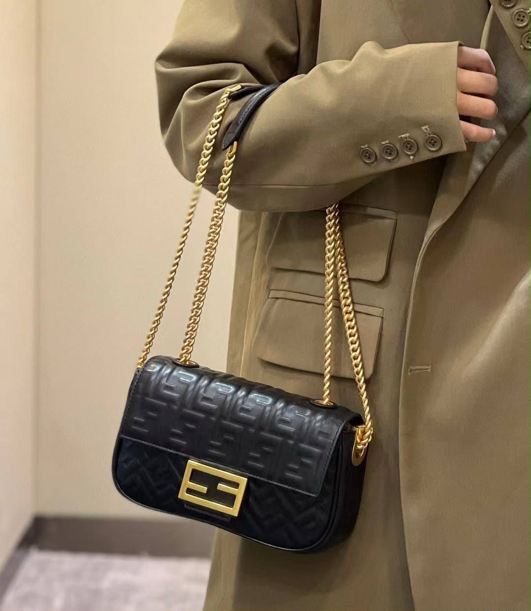 Fendi


For Price 👇 WhatsApp✅
0568585901 
0507557372
0552275751 Owner Zain 👌

Zain192
♥️♥️♥️
