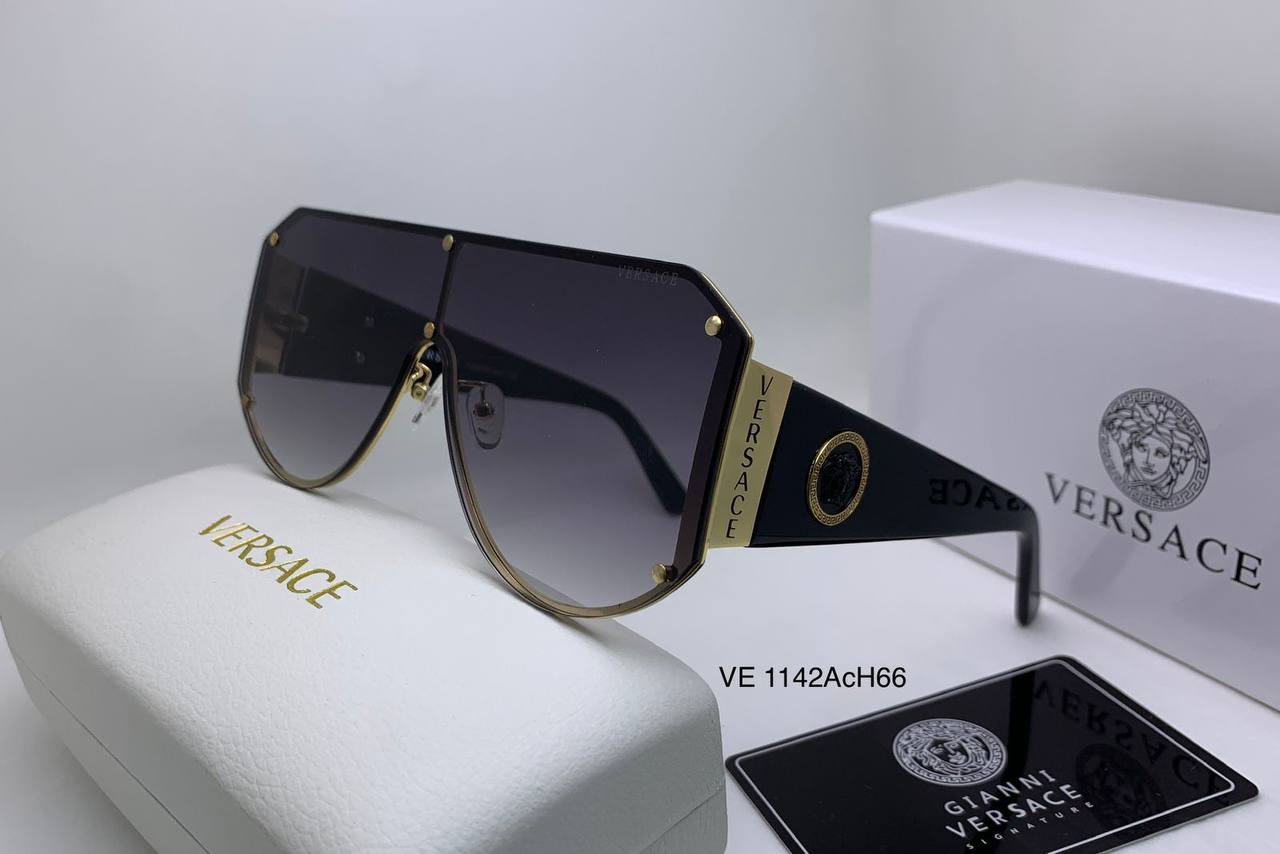 Versace
Ladies super Master quality 
180 dhs✅

Zain126
♥️♥️♥️