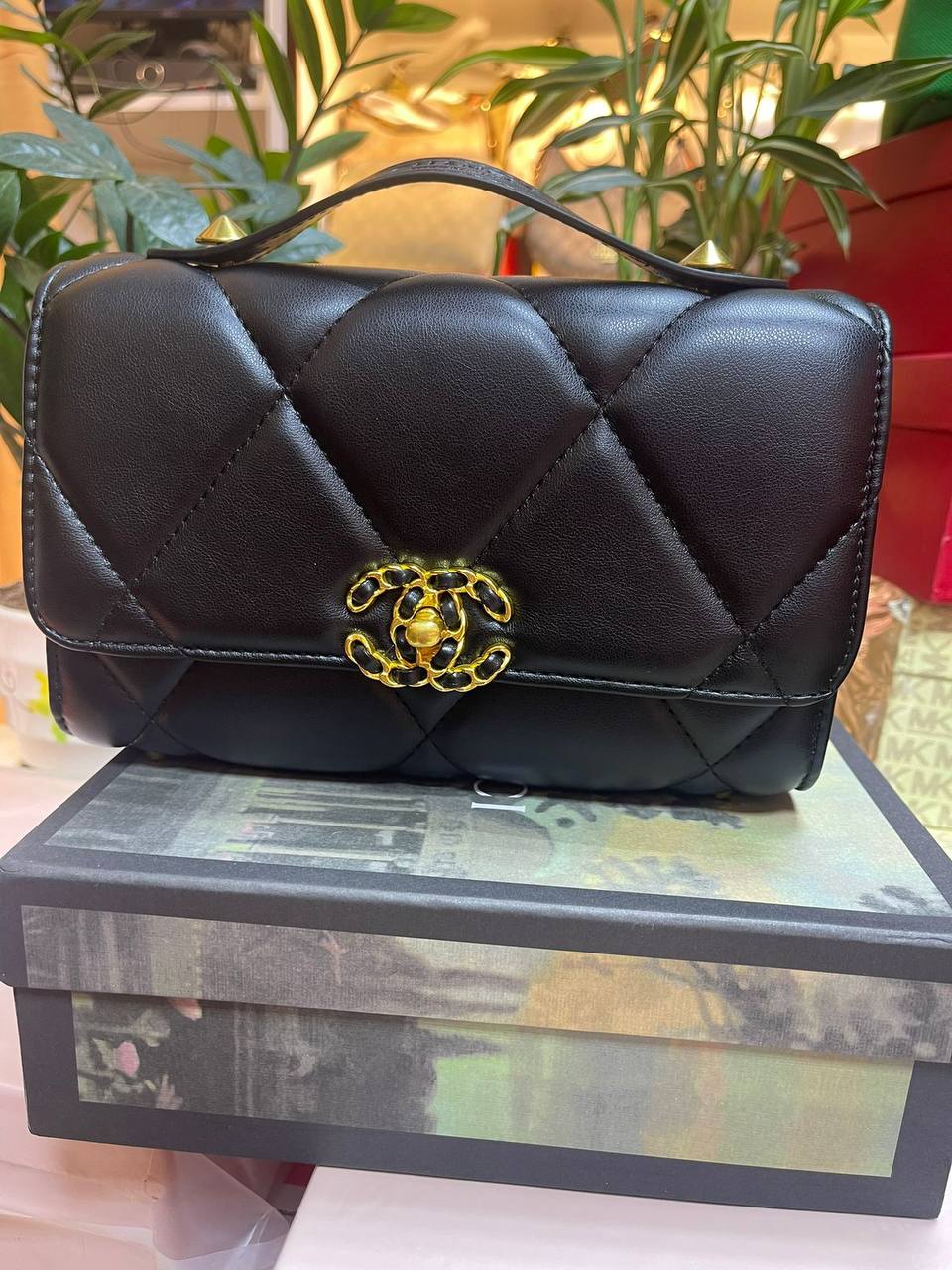 Bags
85 dhs✅
With box
Size22cm

Zain06
♥️♥️♥️