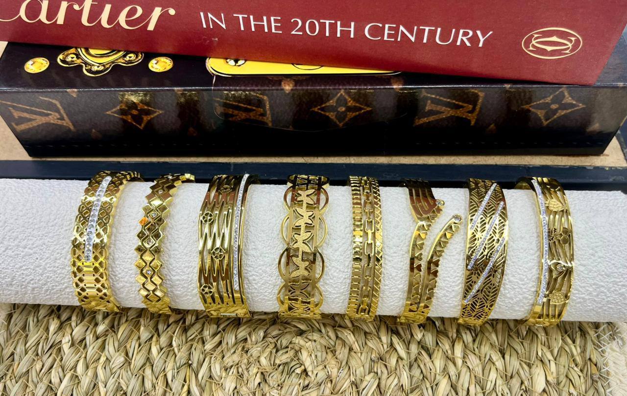 BANGLE’S
New Arrival 🍃
20 dhs🪙🌨️

Zain263
♥️♥️♥️