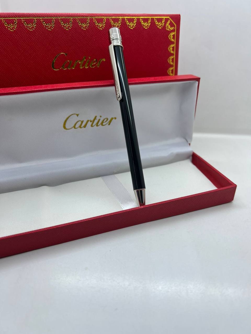 Cartier
Pen
65 dhs✅

Zain182
♥️♥️♥️