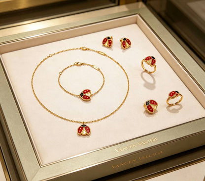 VCA SET❤️‍🔥*
Necklace 🦋
Earring💥
Bangle ✨
Ring size available 👇
6,7,8,9
Master quality 💯
With normal boxes 📦 
140 dhs✅

With master box 🗃️ 
230 dhs✅

Zain216
♥️♥️♥️