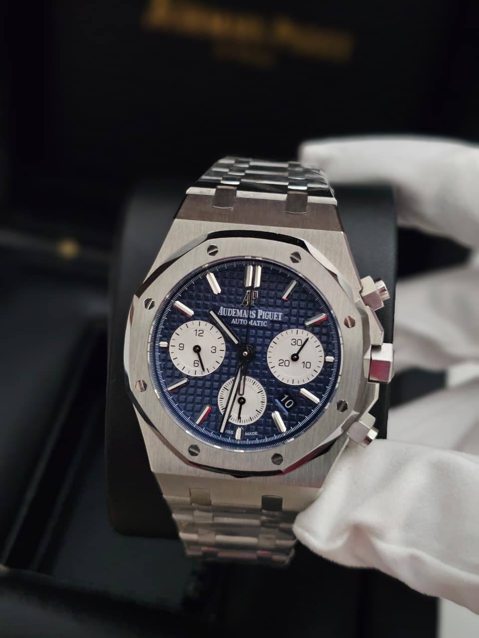 AUDEMARS PIGUET
ROYAL OAK CHRONOGRAPH
Swiss movement 🇨🇭
Water resistant 💧
Sapphire crystal 
Super Master quality 
With Original Box  📦
For Price 👇 WhatsApp✅
0568585901 
0507557372
0552275751 Owner Zain 👌

Zain282
♥️♥️♥️