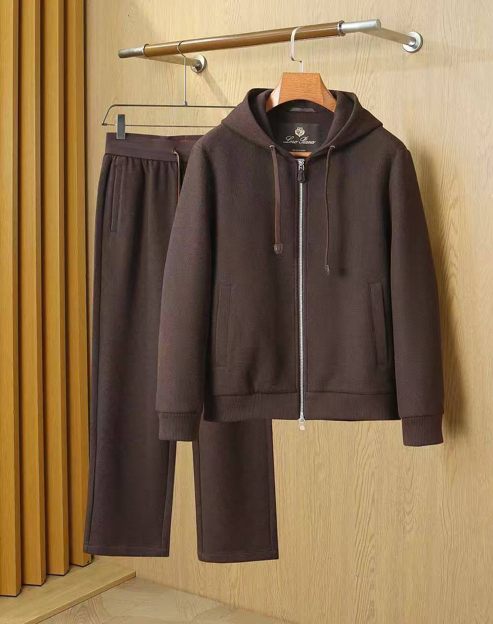LORO PIANA

 Super Master quality 

Sizes:M L XL 2XL 3XL SET 

990 dhs🇦🇪🇦🇪

Zain330
♥️♥️♥️