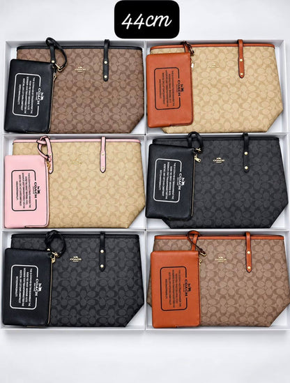 Coach

100 dhs🇦🇪

size：45cm

With the box
Zain35
♥️♥️♥️