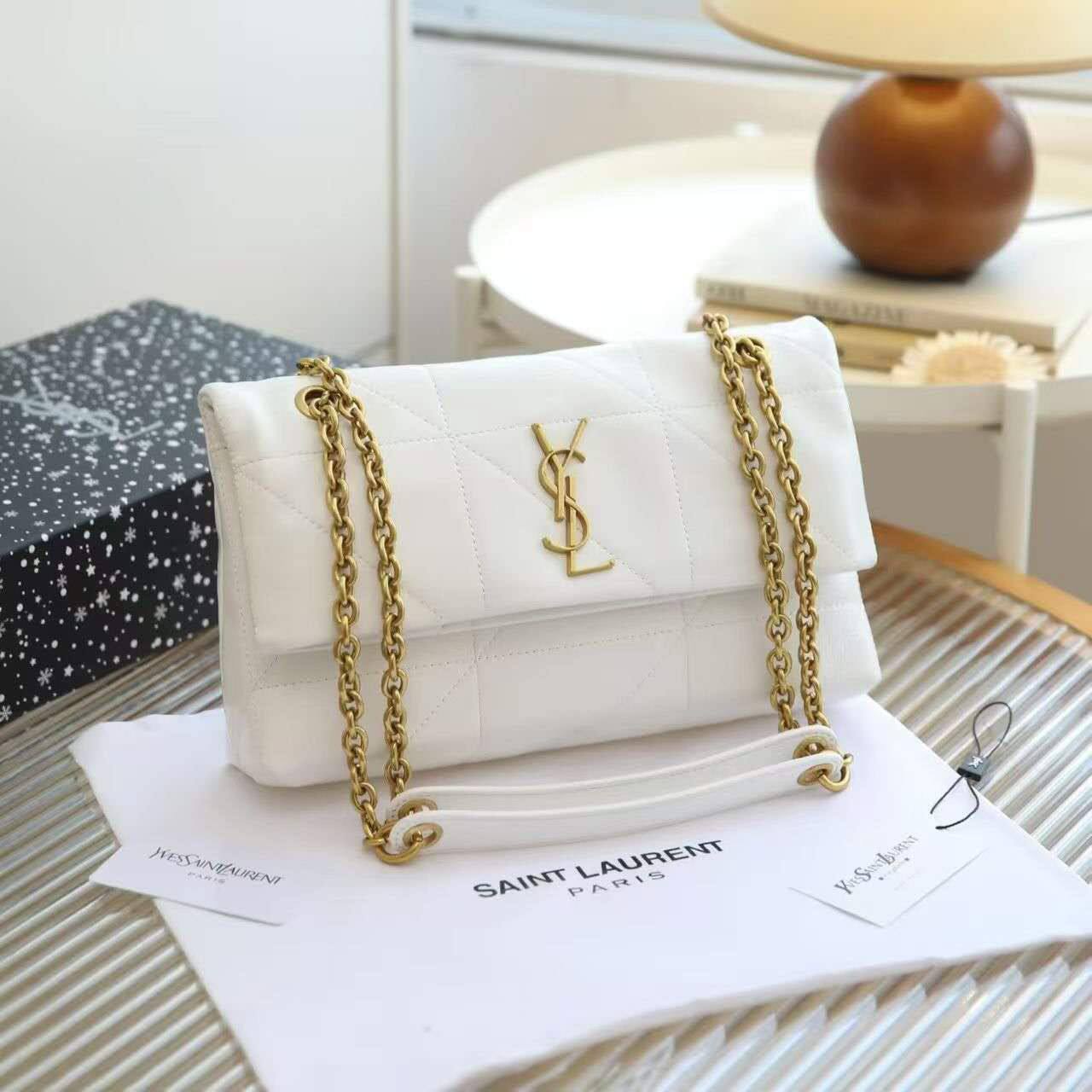 YSL - Yves Saint Laurent
Jamie Shoulder Bag
Quilted leather Material
Gold -Tone Material
Size: 28 cm
With BOX🎁

110 dhs✅

Zain239
♥️♥️♥️