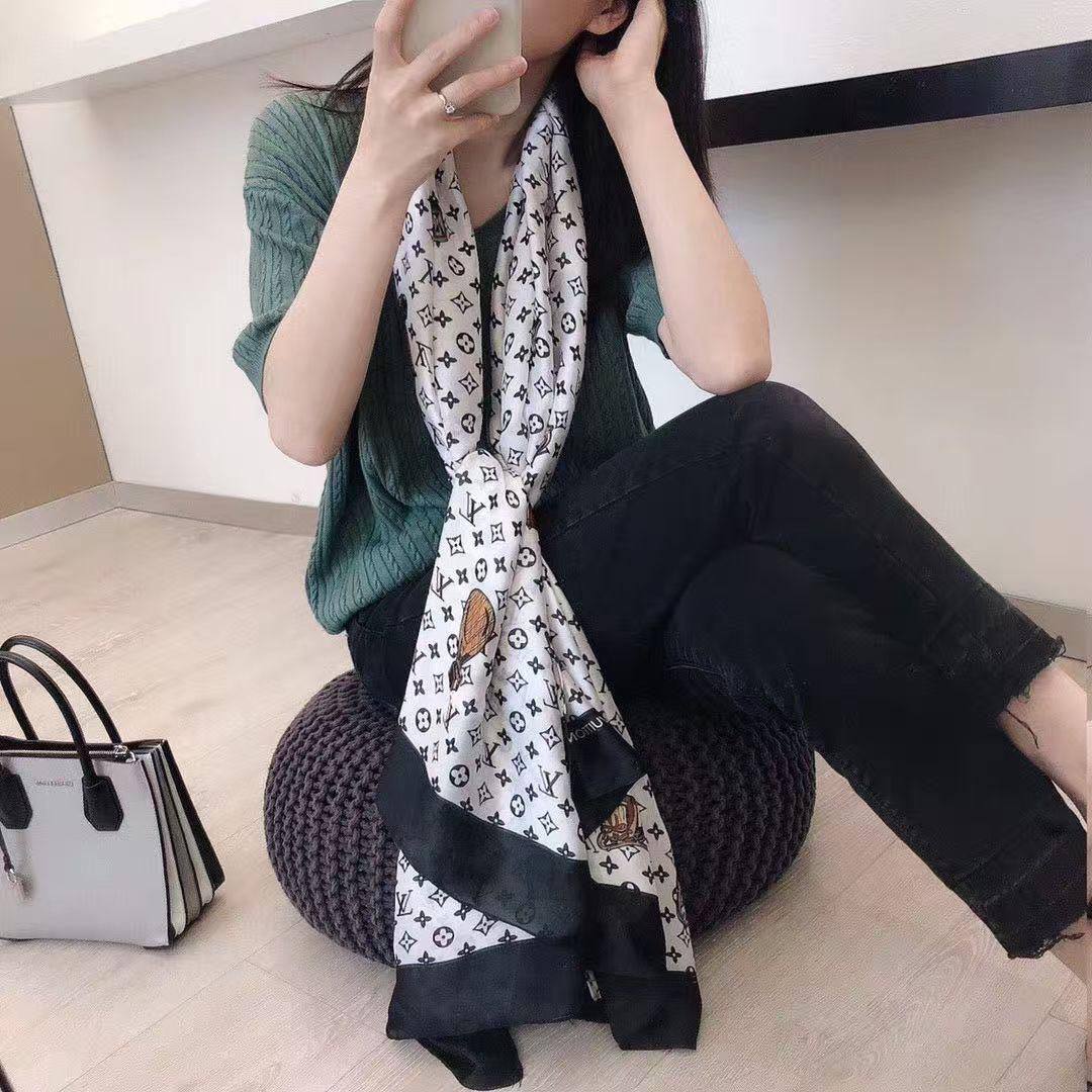 Silk scarf 
40 dhs❣️

Zain93
♥️♥️♥️