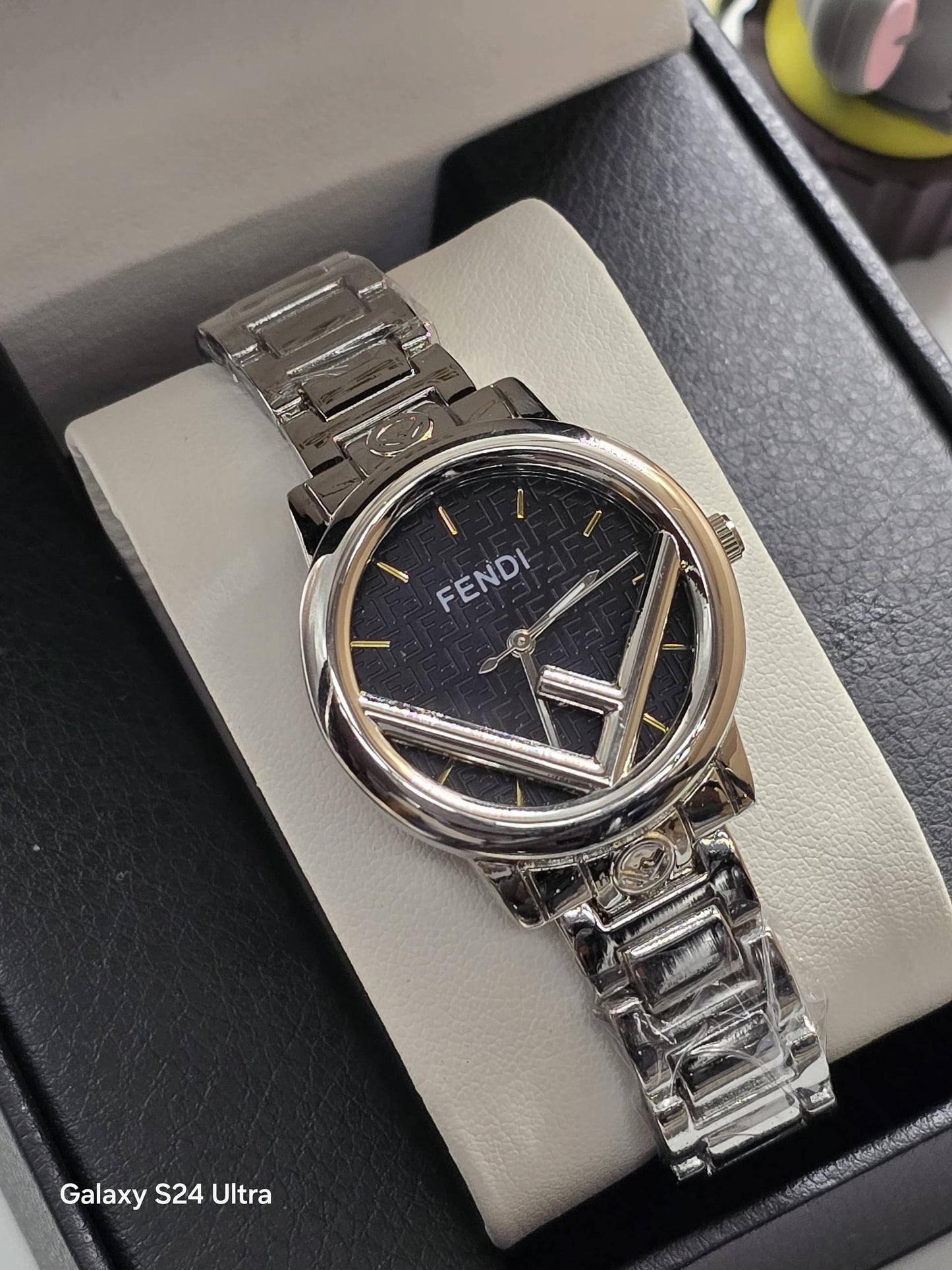 Fendi Ladies
55 dhs❤️

Zain29
♥️♥️♥️