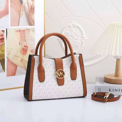 MK
Top Handle Cross Bag
With Long Belt strap
Without BOX
Size : 24 cm

100 dhs🇦🇪🇦🇪

Zain239
♥️♥️♥️