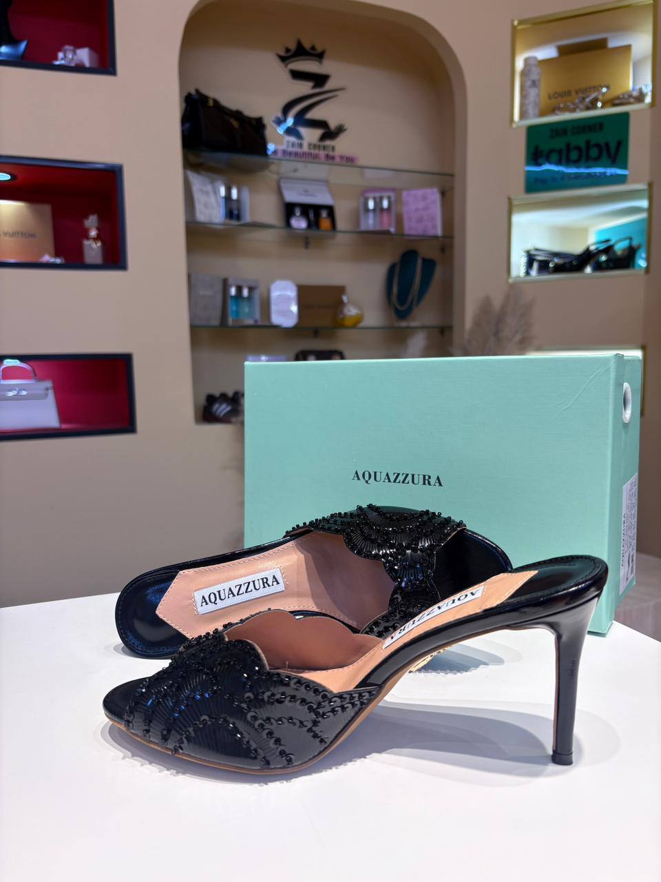 Aquazzura
Size 36-41
130 dhs✅

Zain21
♥️♥️♥️