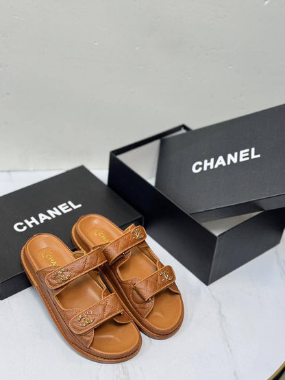CHANEL🦋
NEW ARRIVE 
SIZE 36-41
120 dhs🇦🇪🇦🇪

Zain21
♥️♥️♥️