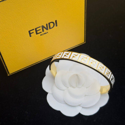 FENDI BANGLE
MASTER💫✨
60 dhs🇦🇪🇦🇪

WITH BOX AND PAPER BAG🛍️🎁

Zain89
♥️♥️♥️