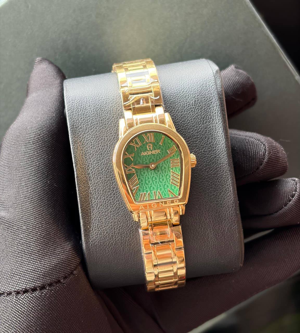 Aigner 
watch for ladies good quality 
260 dhs🌺

Zain59
♥️♥️♥️