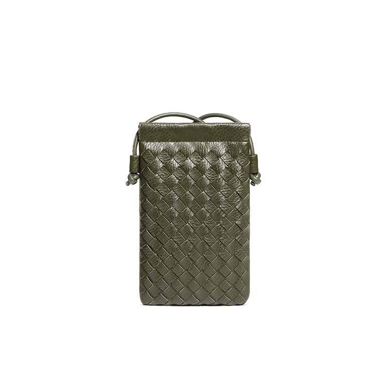 BOTTEGA 
Mobile holding bags
60 dhs💓
size 14*21cm

Zain161
♥️♥️♥️