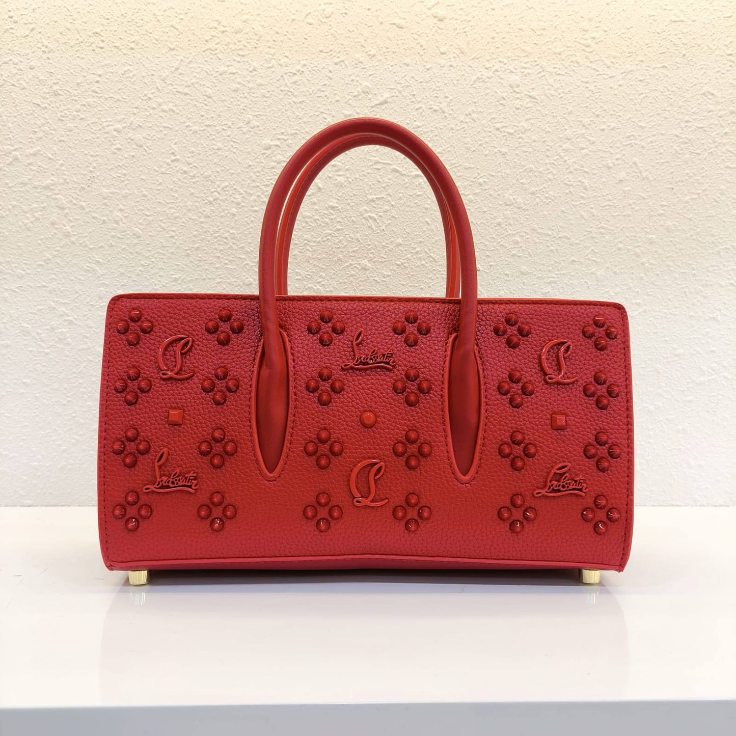Christian Louboutin 
good quality
120 dhs✅

Zain200
❣️❣️❣️