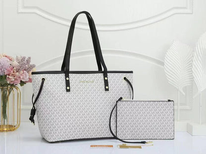 MK Tote
Size : 45 ~ 38 * 27 cm
80 dhs🪙💕

Zain115
♥️♥️♥️