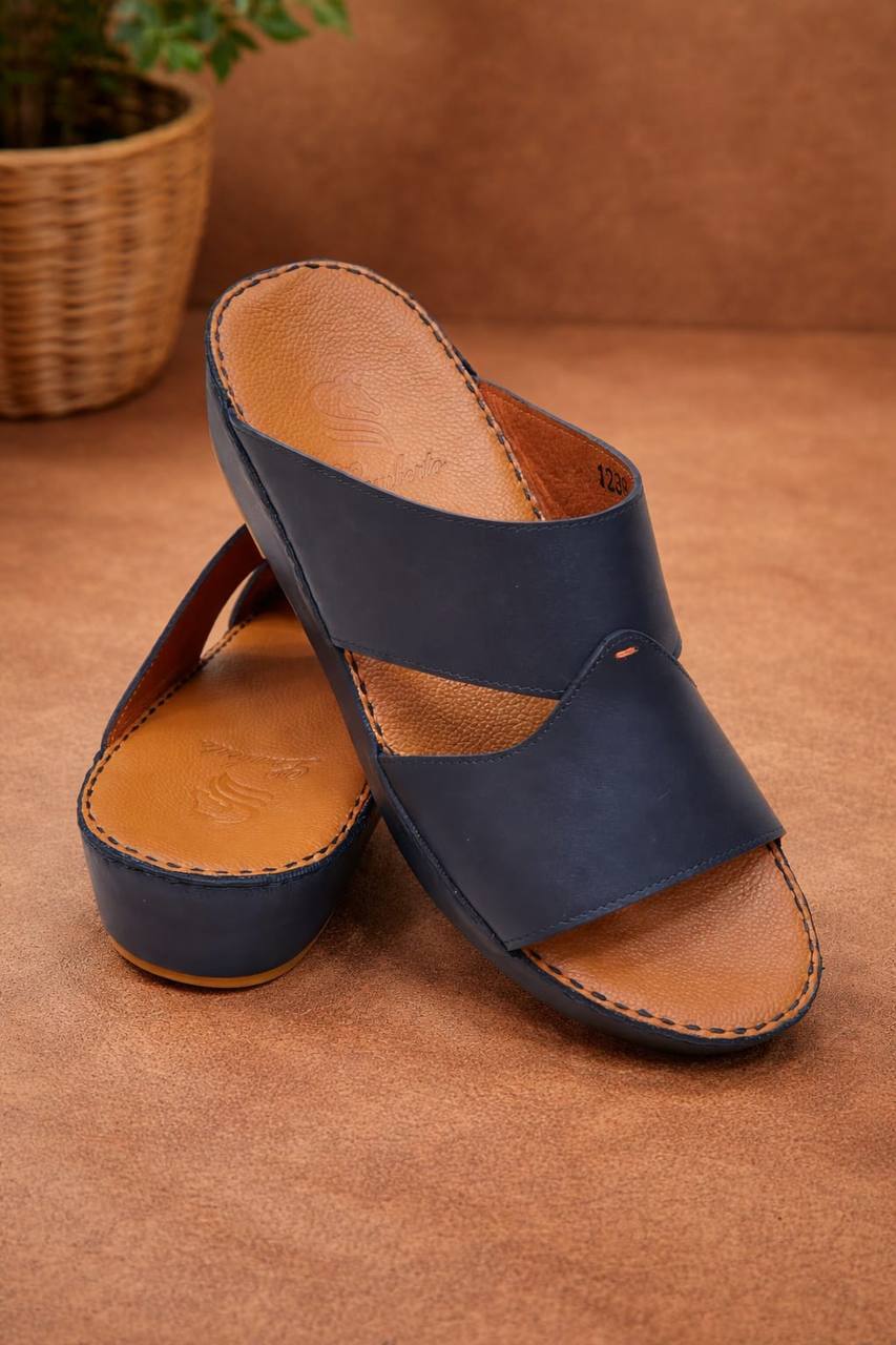 Orginal Slipper 
230 dhs🪙🌨️ 
Size (40/41/42/43/44/45/46)

Zain78
♥️♥️♥️