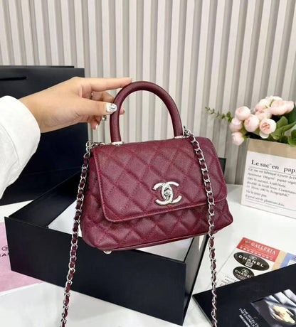CHANEL
 NEW CAME GOOD QUALITY 
WITH MAGNETS BOX 🎁

110 dhs❣️

Zain279
♥️♥️♥️