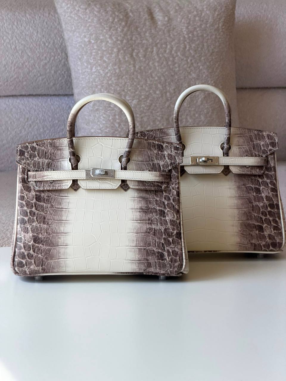 Hermes
 Birkin croc 25cm💕master quality😍with box❤️
980 dhs✅

Zain52
♥️♥️♥️
