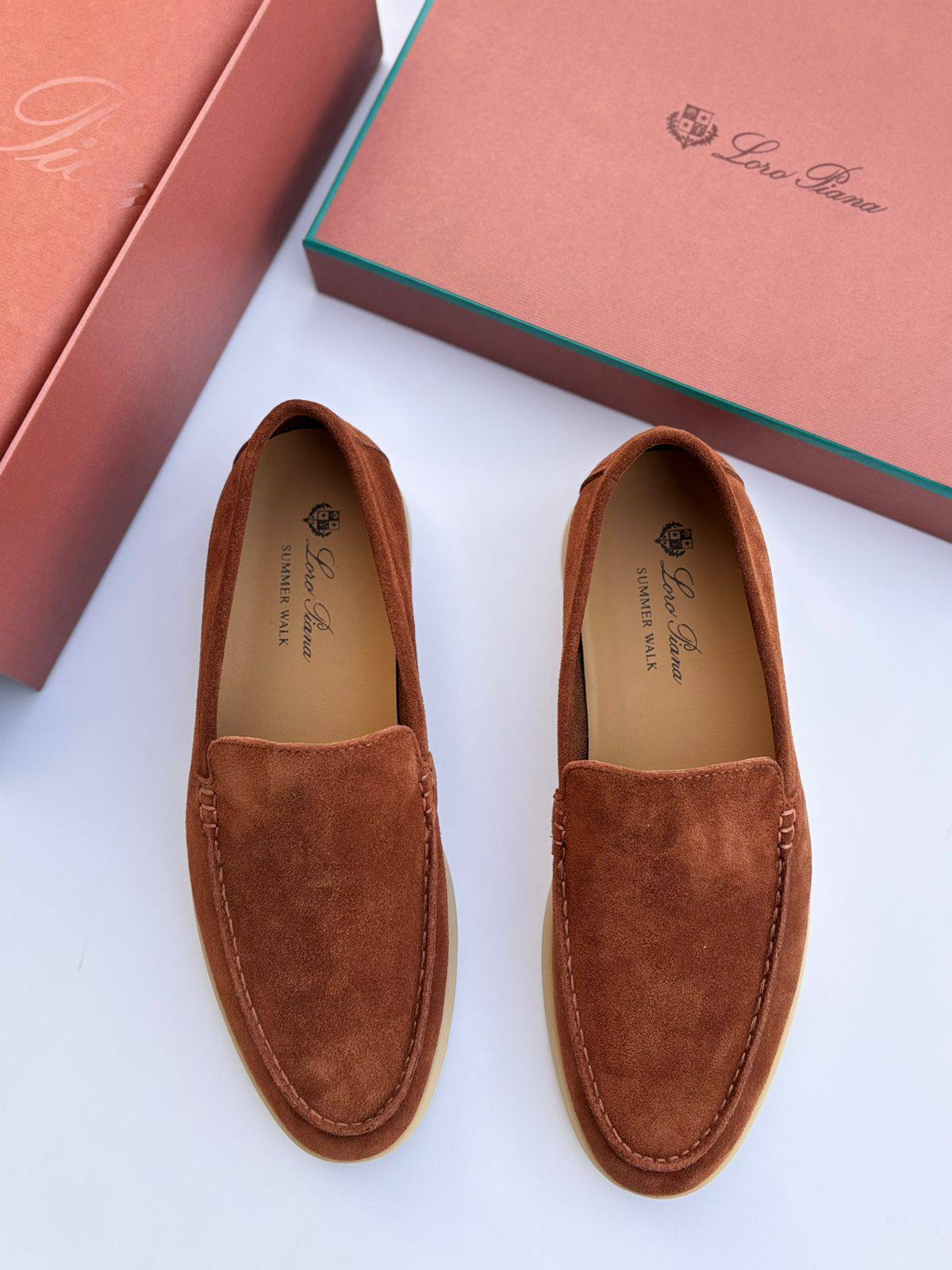 Loro piana 
180 dhs🪙🌨️ 
Size 39-45

Zain55
♥️♥️♥️
