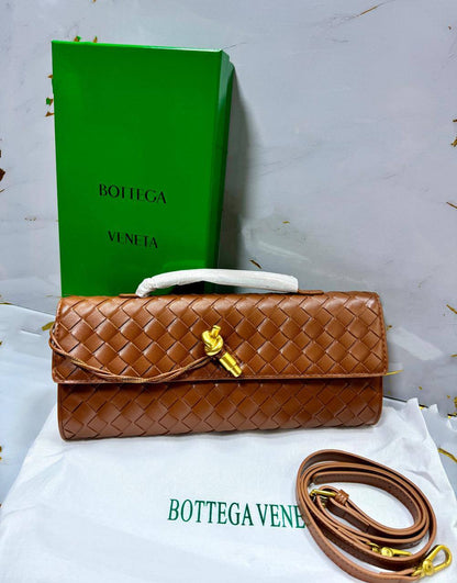 Bottega

High quality

With box 

105 dhs💓

Zain50
♥️♥️♥️