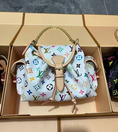 LV

NEW CAME HIGH QUALITY 

WITH BOX 
🎁🎁🎁

120 dhs🌺

Zain39
♥️♥️♥️