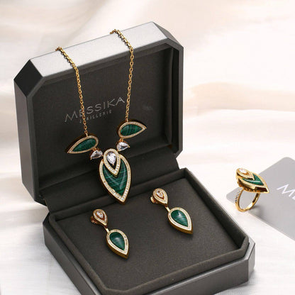 MESIKA SET 
Master Quality
NECKLACE
EARRING
RING
With normal box 
170 dhs🪙🌨️
With Master box 
230 dhs🪙🌨️

Zain89
♥️♥️♥️