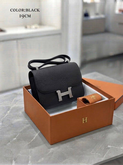 Hermes ᴄᴏɴsᴛᴀɴᴄᴇ
sɪʟᴠᴇʀ ʜᴀʀᴅᴡᴀʀᴇ
ᴡɪᴛʜʙᴏx
ʟᴇᴀᴛʜᴇʀ
sɪᴢᴇ:19ᴄᴍ
100 dhs✅

Zain56
♥️♥️♥️