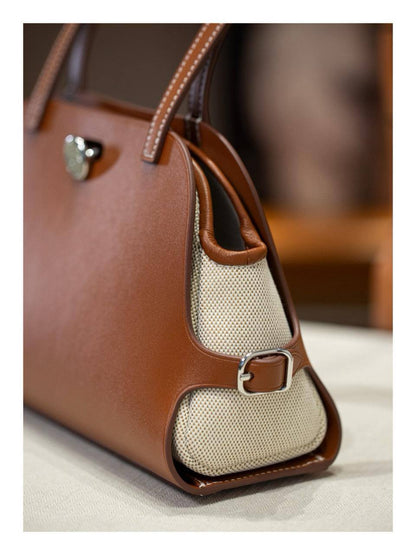 *New women hermes*
*Tablier Sellier bag*
Master 
750 dhs🪙🖤

Zain179
♥️♥️♥️