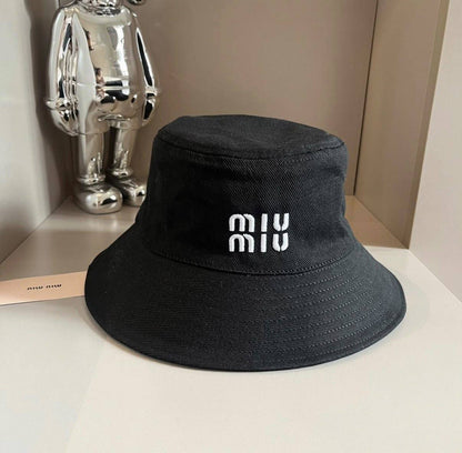 MIU MIU HATS

Available again
240 dhs🇦🇪🇦🇪

Zain328
♥️♥️♥️