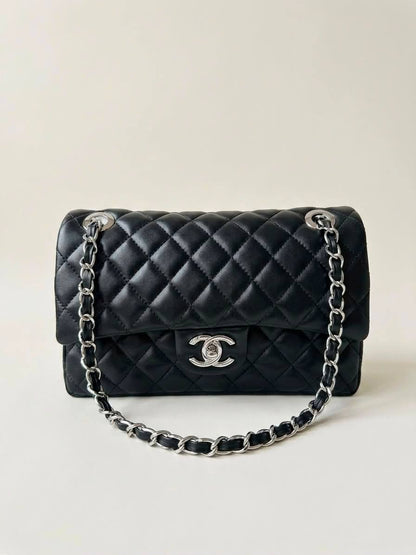 Chanel

High quality
With box 

115 dhs🇦🇪🇦🇪🇦🇪

Zain50
♥️♥️♥️