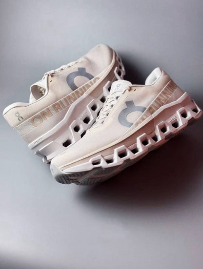 cloudmonster 2 , 
Size 36 to 45 
230 dhs✅

Zain196
♥️♥️♥️