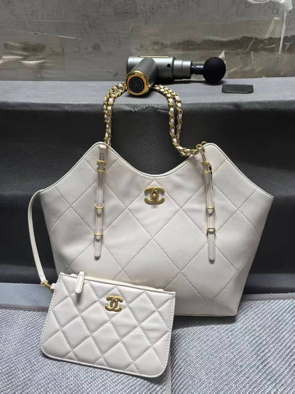 Chanel 
110 dhs💓
Good quality 

Zain253
♥️♥️♥️