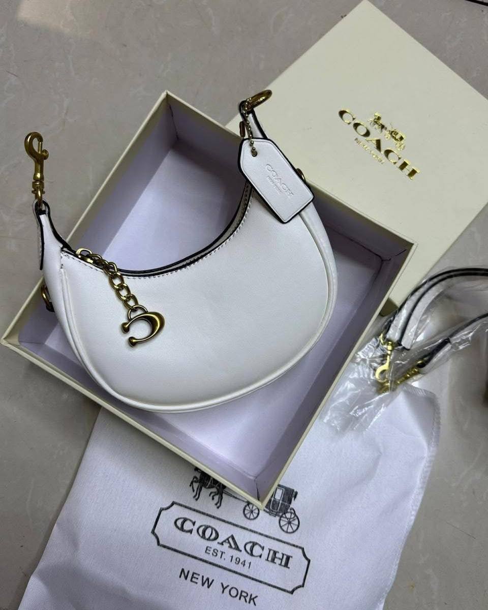 Chanel
95 dhs💓

Zain129
♥️♥️♥️