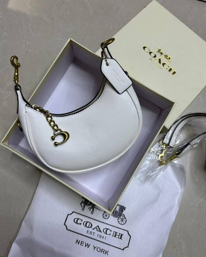 Chanel
95 dhs💓

Zain129
♥️♥️♥️