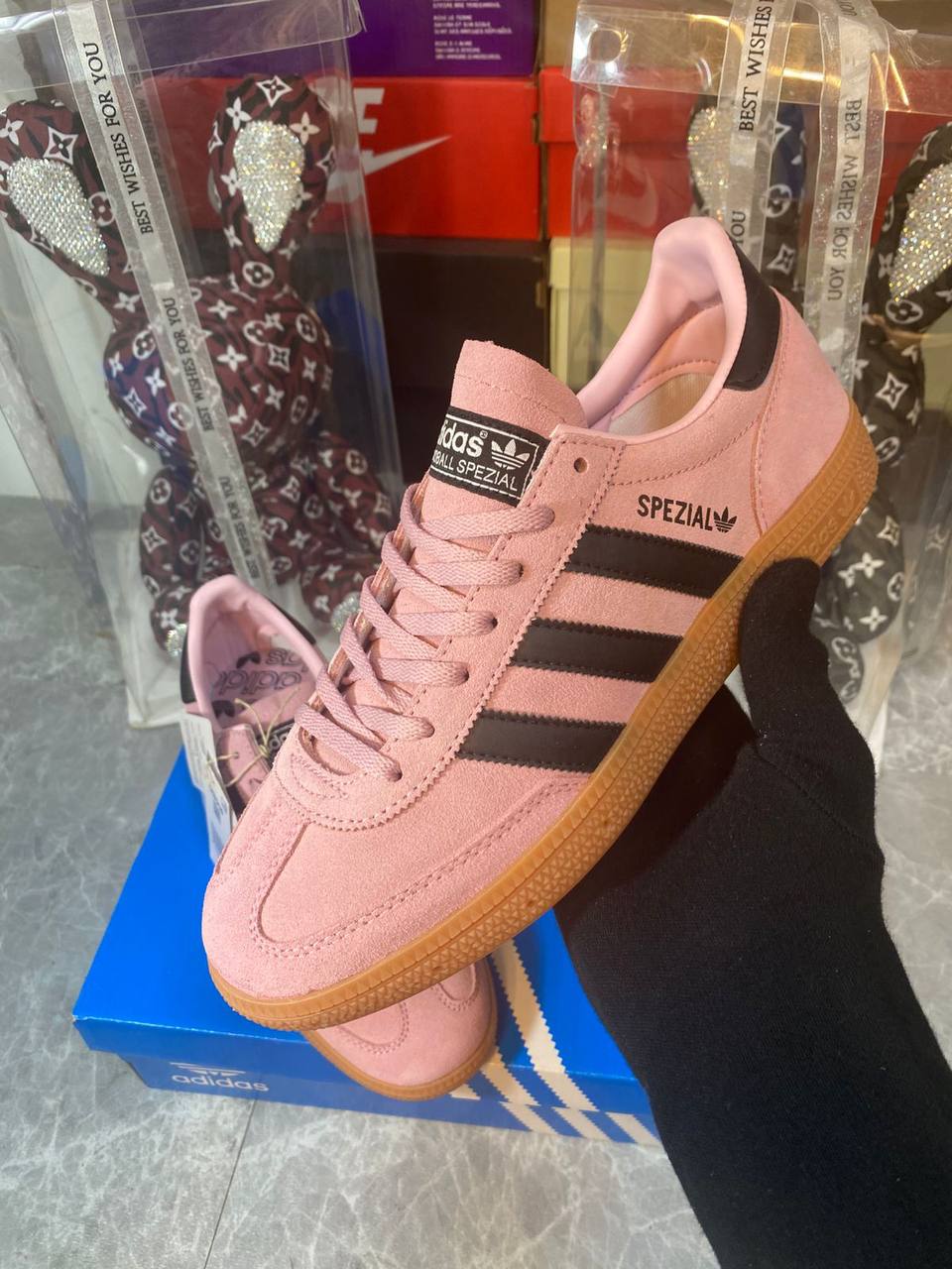 Adidas Handball Spezial 'Clear Pink Arctic Night'
36-41 AVAILABLE 🤩
190 dhs🇦🇪

Zain242
♥️♥️♥️