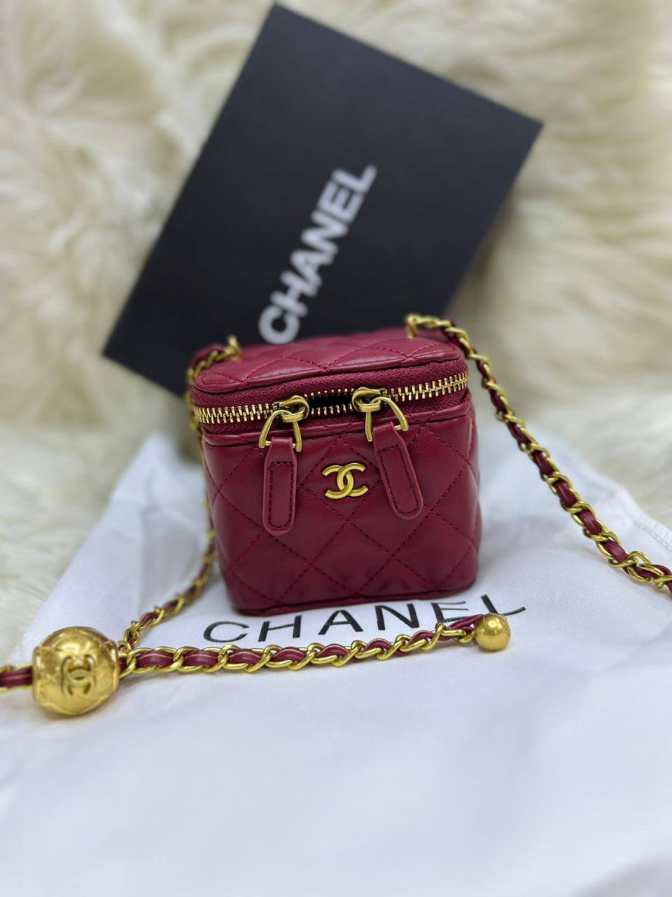 🌷 Chanel mini
1⃣️ First quality +🎁
Size :10 * 8 cm
80 dhs❤️
with box 🎁

Zain115
♥️♥️♥️