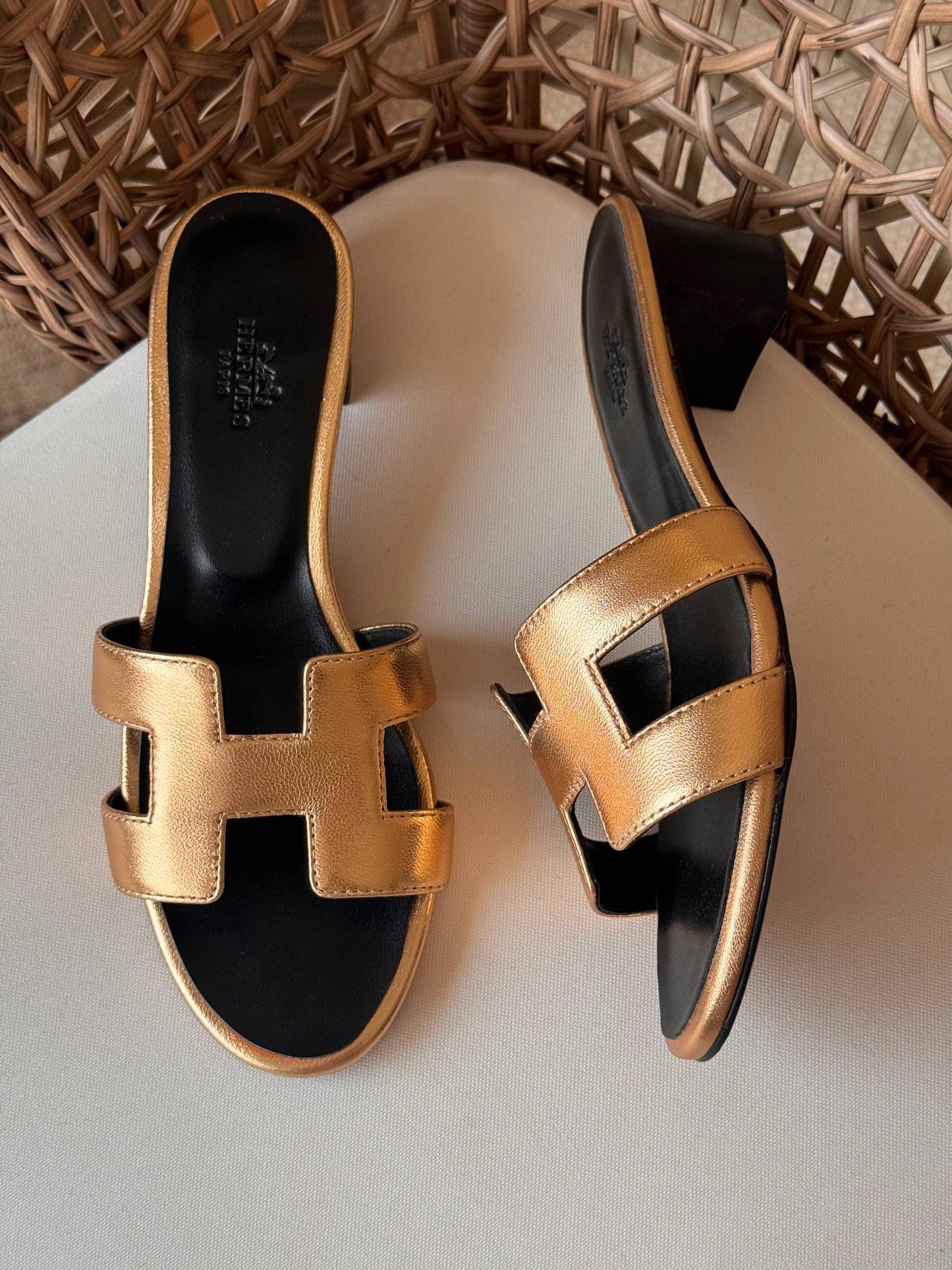 HERMES  
✨ Collection
👠 36–41
💎 Premium Quality
🔥 Super Master
450 dhs✅

Zain198
♥️♥️♥️