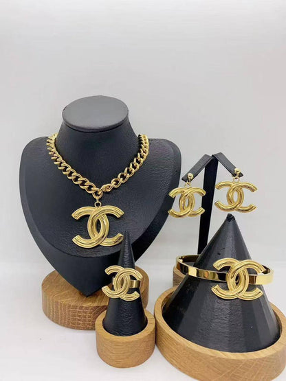 Accessories Set
50 dhs🪙🌨️

Zain45
♥️♥️♥️