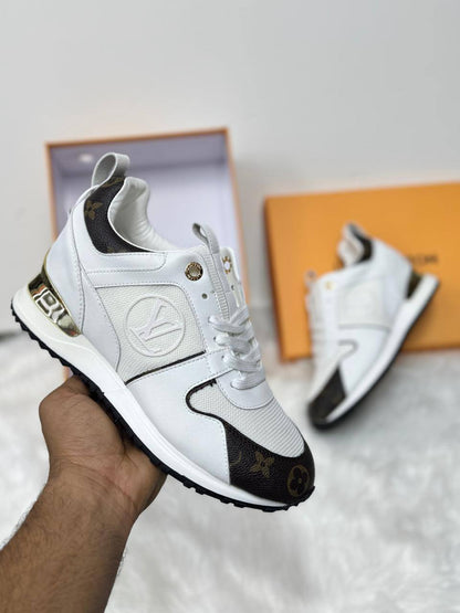 LV SHOES 
Size 36-41
150 dhs🇦🇪🇦🇪

Zain21
♥️♥️♥️