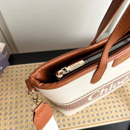Chloe

high quality 
26cm
85 dhs🇦🇪🇦🇪

Zain26
♥️♥️♥️