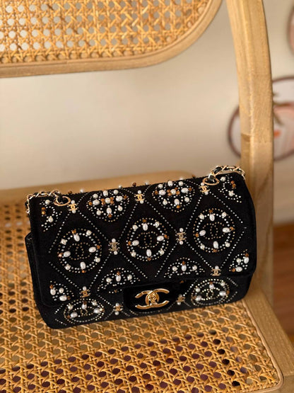 New Collection✨✨✨
CHANEL
20cm 350 dhs🇦🇪🇦🇪
23cm 360 dhs🇦🇪🇦🇪
*MASTER QUIETLY*
With box🎁

Zain167
♥️♥️♥️