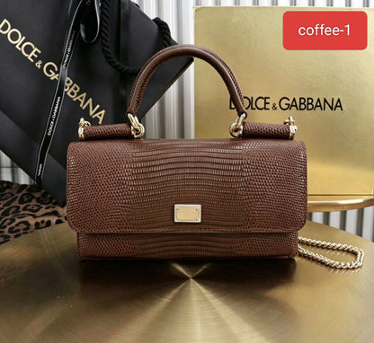 D&G
100 dhs💓
With box
🎁🎁🎁

Size 20cm

Zain26
♥️♥️♥️