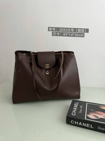 Chanel
Master✅✅
36cm 350 dhs🇦🇪🇦🇪
45cm 410 dhs🇦🇪🇦🇪

Zain153
♥️♥️♥️