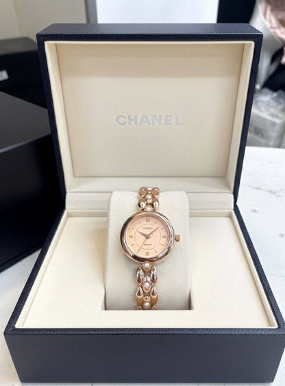 CHANEL 🆕 LADIES 
GOOD QUALITY 💯
60 dhs🪙💚

Zain133
♥️♥️