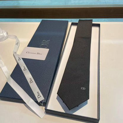 New collections
Dior 🇫🇷 Tie 👔
*super master quality* 💯 
190 dhs✅✅

Zain335
♥️♥️♥️