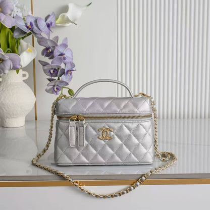 Chanel
withbox 
100 dhs🇦🇪🇦🇪

Zain143
♥️♥️♥️