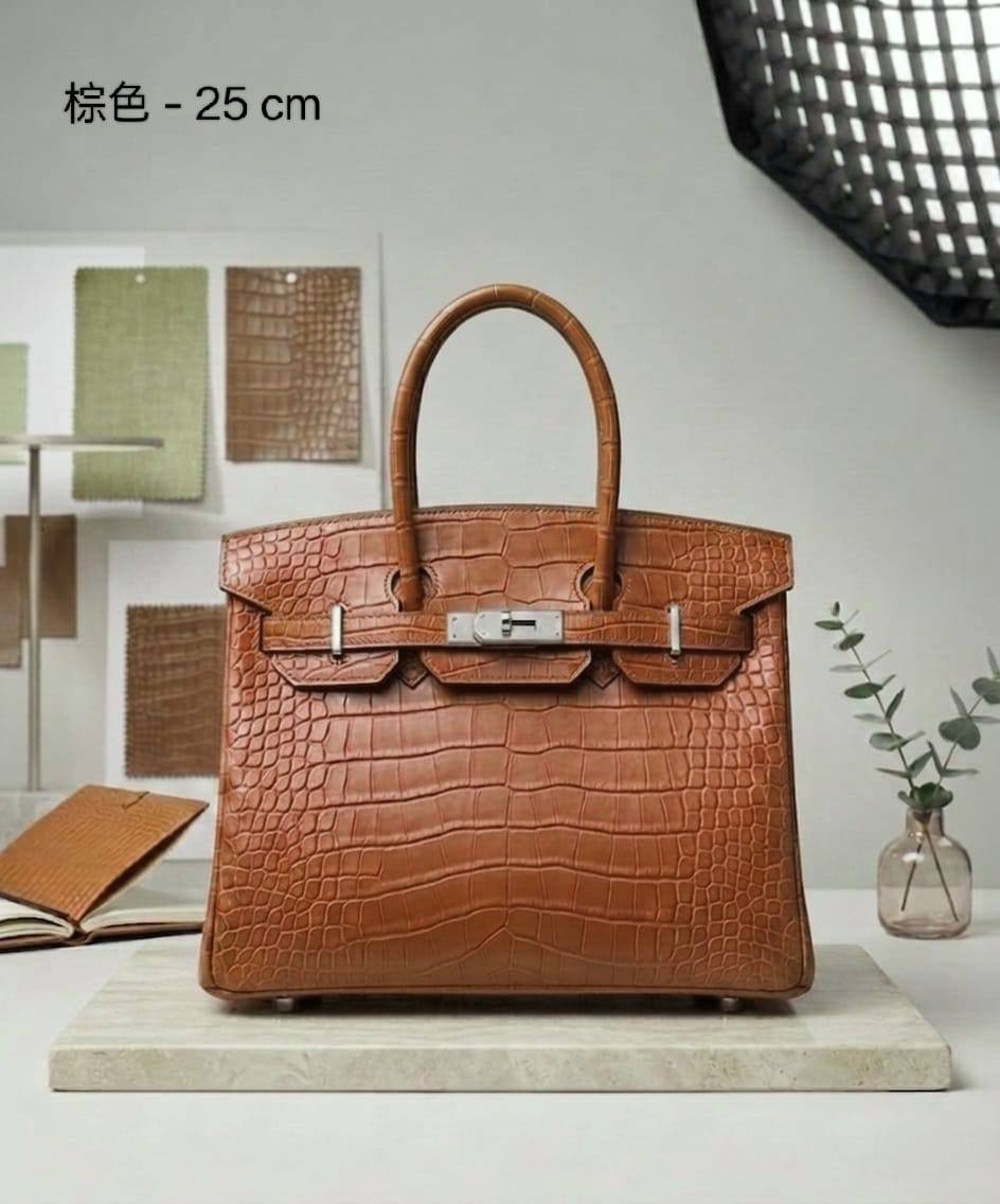 HERMES ʙɪʀᴋɪɴ
ᴄʀᴏᴄᴏᴅɪʟᴇ ʟᴇᴀᴛʜᴇʀ
sɪʟᴠᴇʀ ʜᴀʀᴅᴡᴀʀᴇ
ᴡɪᴛʜ ʟᴏɴɢ ʙᴇʟᴛ sᴛʀᴀᴘ
sɪᴢᴇ: 25 cm

120 dhs🇦🇪🇦🇪

Zain31
♥️♥️♥️