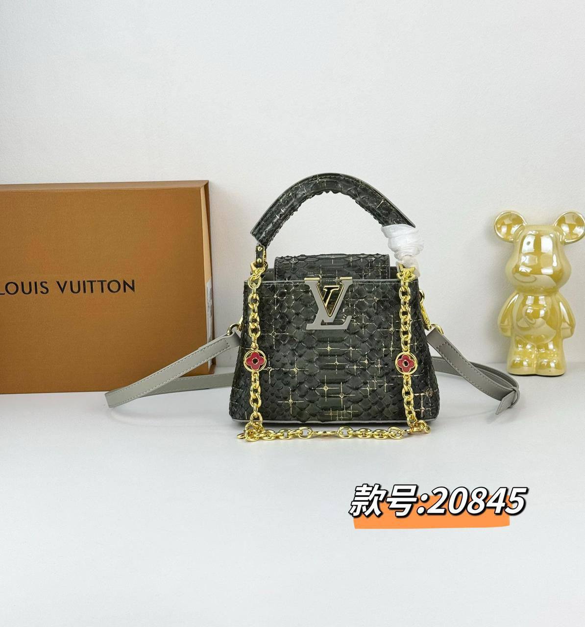 LV 
Master
20cm 🌹
400 dhs💓

Zain228
♥️♥️♥️
