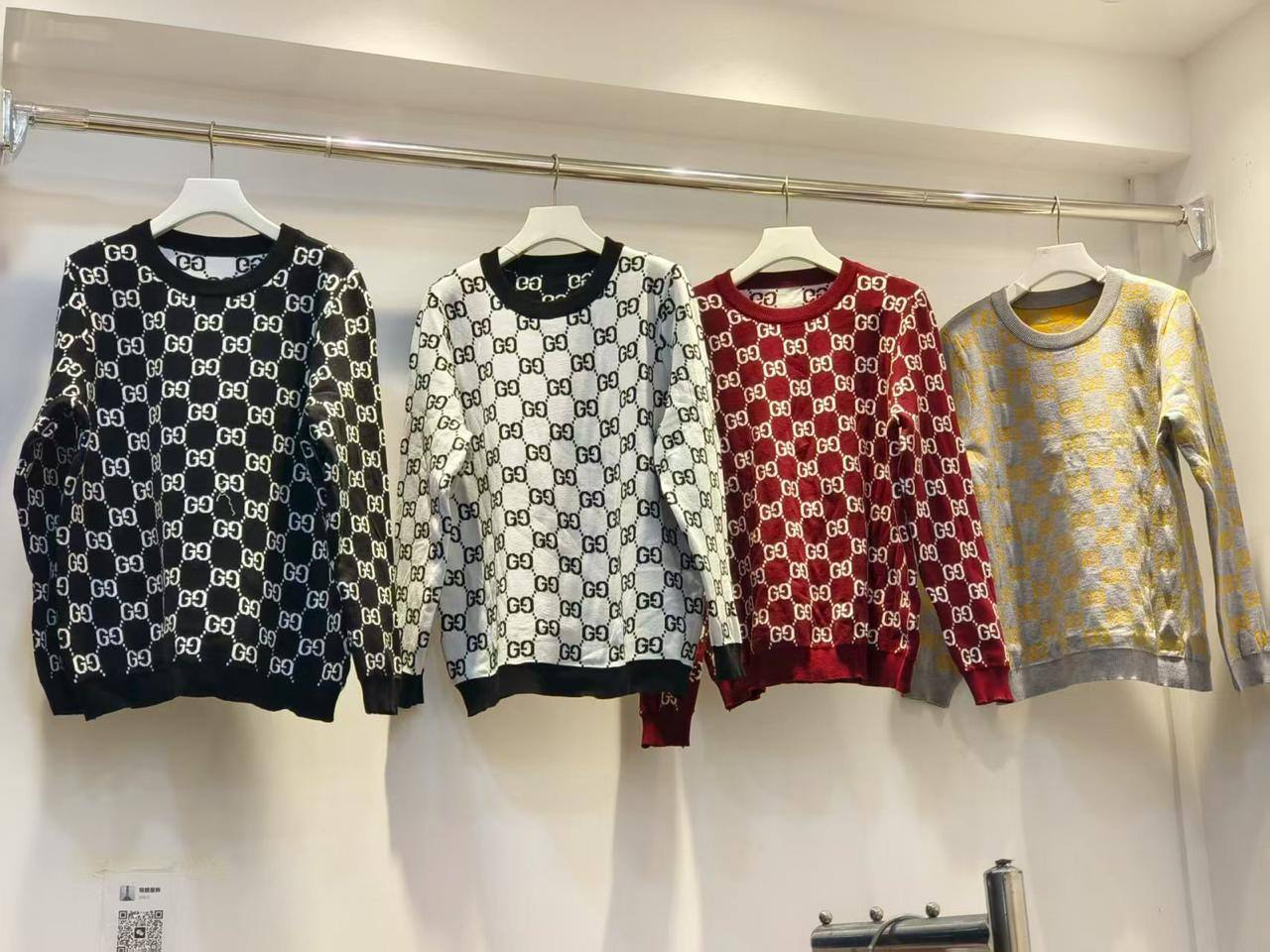 *New collections    
120 dhs🪙🌨️
*good  quality  ✅
*Sizes: free size 
*AVAILABLE NOW*

Zain231
♥️♥️♥️